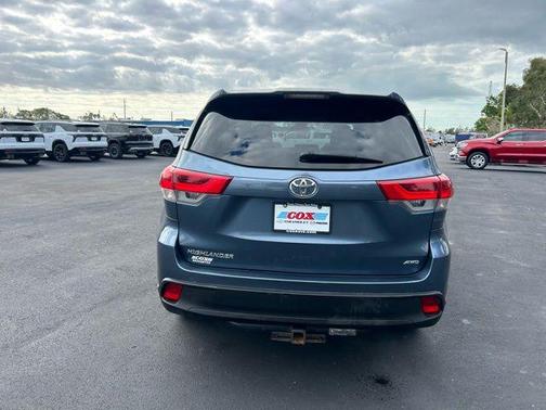 2017 Toyota Highlander LE