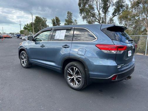 2017 Toyota Highlander LE