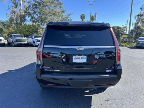 2019 Cadillac Escalade Luxury