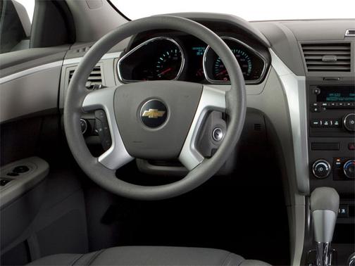 Silver Ice Metallic 2010 Chevrolet Traverse LS