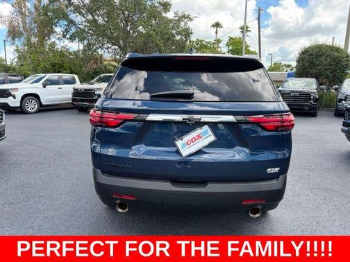 Northsky Blue Metallic 2022 Chevrolet Traverse LS