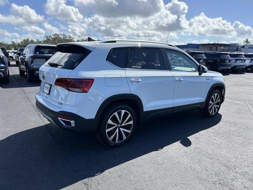 2023 Volkswagen Taos 1.5T SE