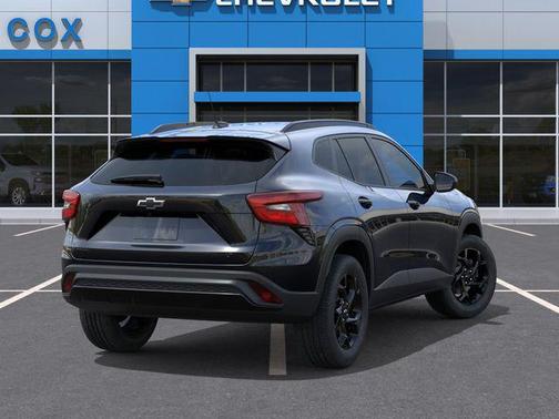 Mosaic Black Metallic 2026 Chevrolet Trax LT