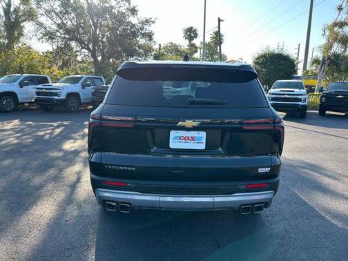 Mosaic Black Metallic 2025 Chevrolet Traverse LT