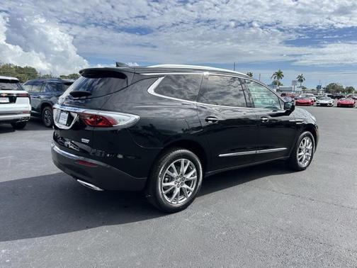 2023 Buick Enclave Essence FWD