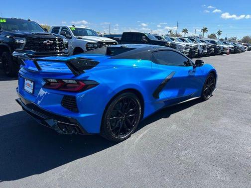 2025 Chevrolet Corvette Stingray w/2LT