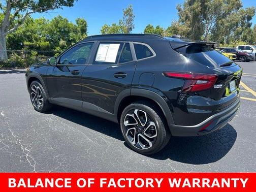 Mosaic Black Metallic 2024 Chevrolet Trax FWD 2RS