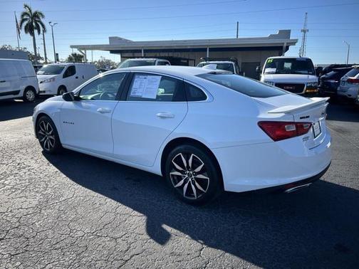 2022 Chevrolet Malibu FWD RS