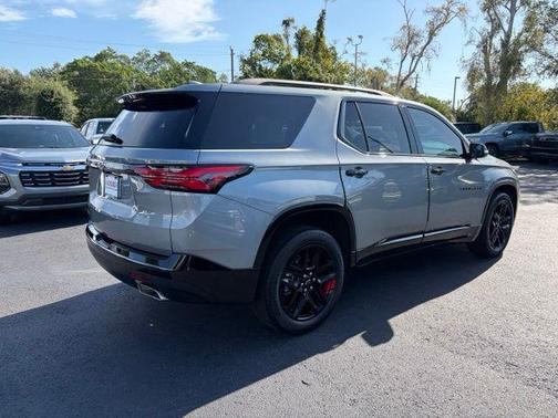 Sterling Gray Metallic 2023 Chevrolet Traverse Premier