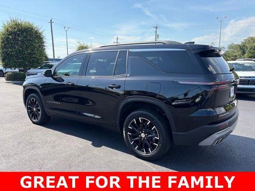 Mosaic Black Metallic 2025 Chevrolet Traverse LT
