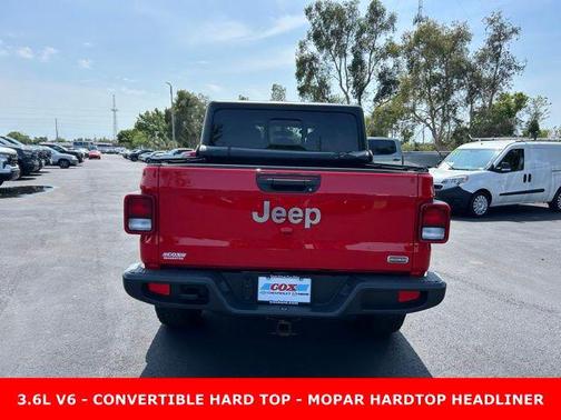 Firecracker Red Clearcoat 2023 Jeep Gladiator Overland