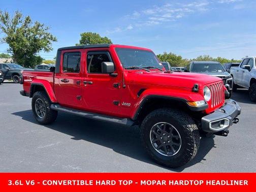 Firecracker Red Clearcoat 2023 Jeep Gladiator Overland
