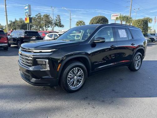 2025 Chevrolet Traverse LT