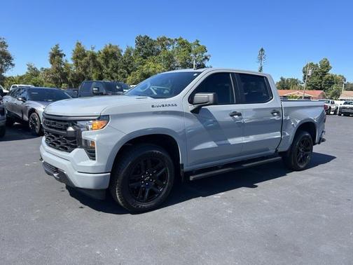 2025 Chevrolet Silverado 1500 Custom