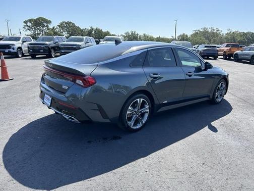 2022 Kia K5 EX