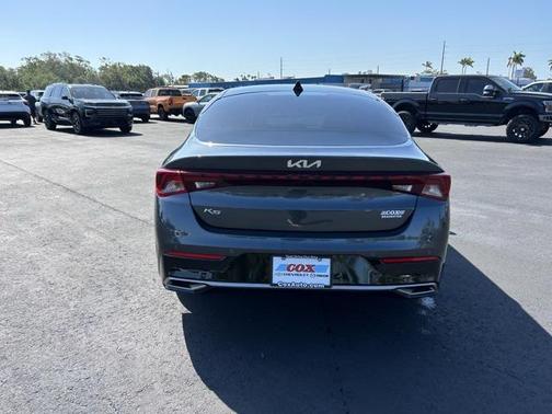 2022 Kia K5 EX