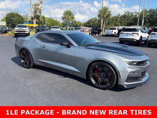 Sharkskin Metallic 2023 Chevrolet Camaro 2SS
