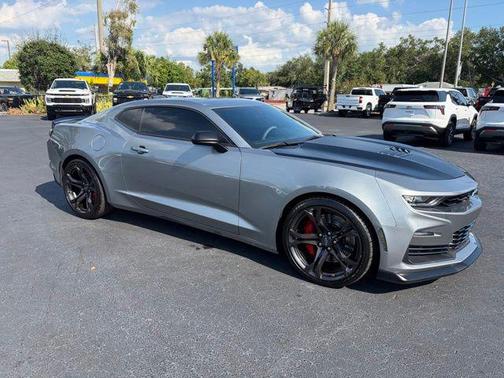 Sharkskin Metallic 2023 Chevrolet Camaro 2SS