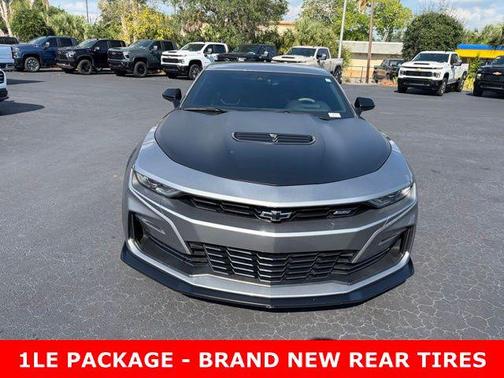 Sharkskin Metallic 2023 Chevrolet Camaro 2SS