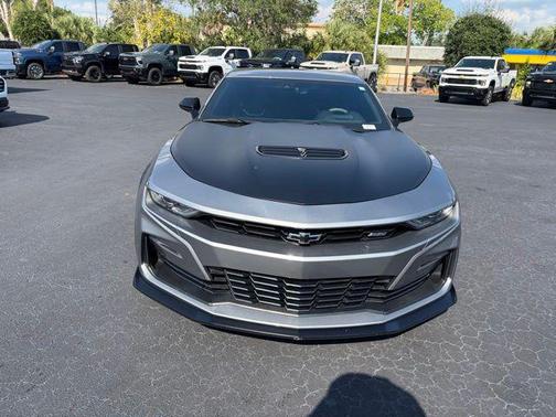Sharkskin Metallic 2023 Chevrolet Camaro 2SS