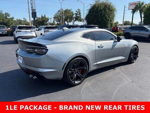 Sharkskin Metallic 2023 Chevrolet Camaro 2SS