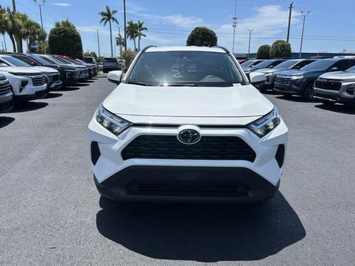 2022 Toyota RAV4 XLE