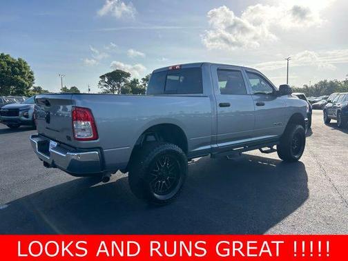 2022 RAM 2500 Tradesman Crew Cab 4x4 6'4' Box