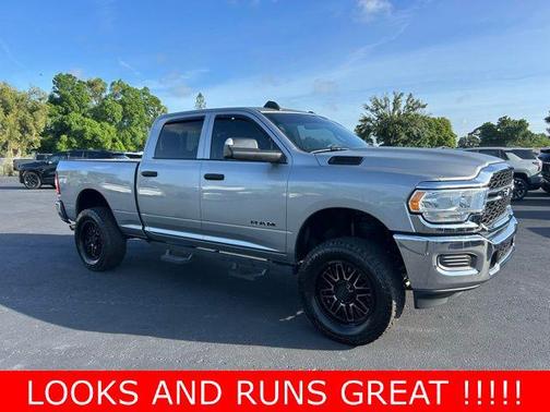 2022 RAM 2500 Tradesman Crew Cab 4x4 6'4' Box