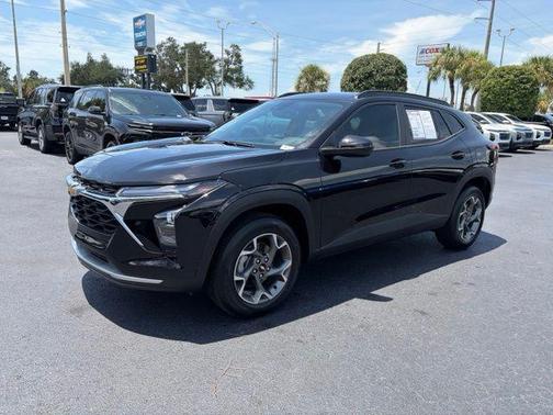 Mosaic Black Metallic 2026 Chevrolet Trax LT