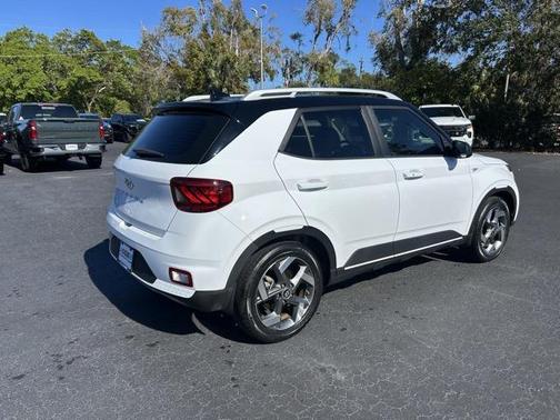 2022 Hyundai VENUE Limited