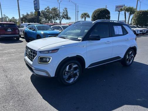 2022 Hyundai VENUE Limited