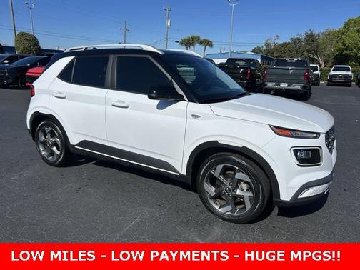 2022 Hyundai VENUE Limited