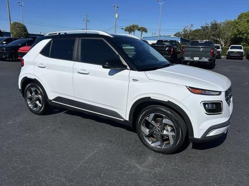 2022 Hyundai VENUE Limited