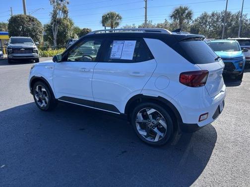 2022 Hyundai VENUE Limited