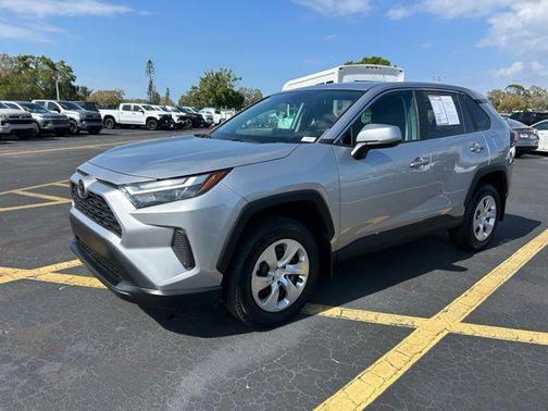 2023 Toyota RAV4 LE