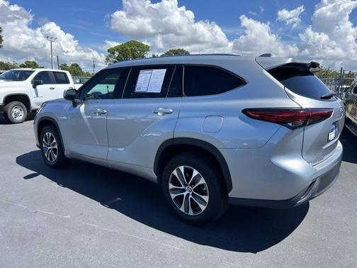 2021 Toyota Highlander XLE