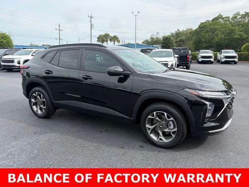 Mosaic Black Metallic 2024 Chevrolet Trax LT