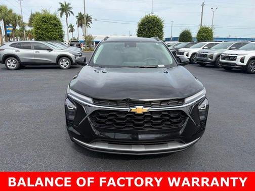 Mosaic Black Metallic 2024 Chevrolet Trax LT