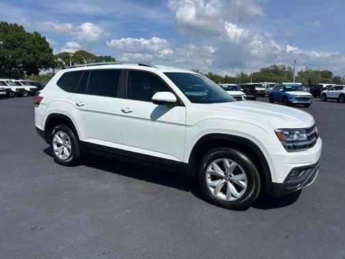 Pure White 2018 Volkswagen Atlas 3.6L SE