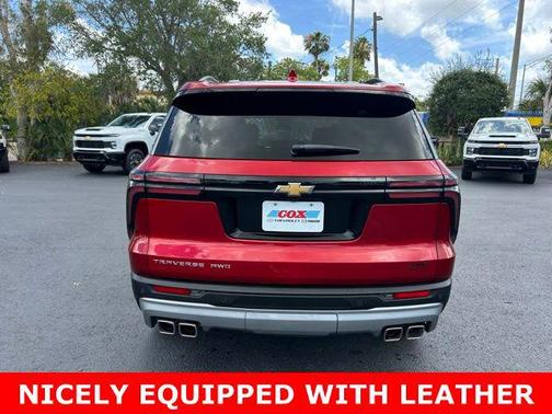 Radiant Red Tintcoat 2025 Chevrolet Traverse LT