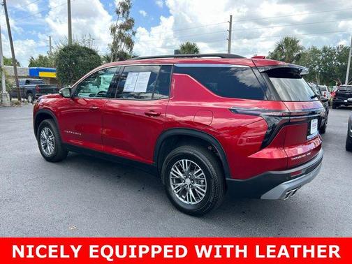 Radiant Red Tintcoat 2025 Chevrolet Traverse LT