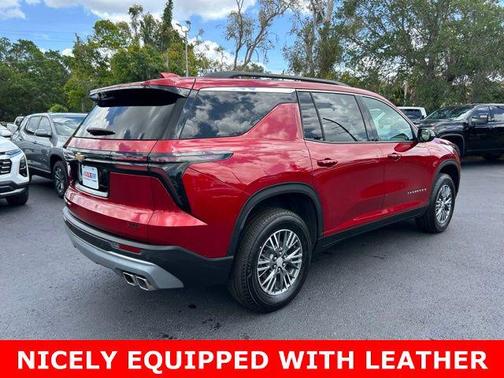 Radiant Red Tintcoat 2025 Chevrolet Traverse LT