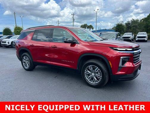 Radiant Red Tintcoat 2025 Chevrolet Traverse LT