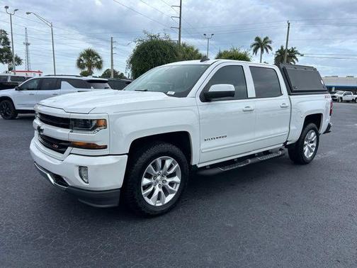Summit White 2018 Chevrolet Silverado 1500 2LT