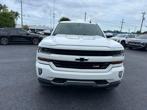 Summit White 2018 Chevrolet Silverado 1500 2LT