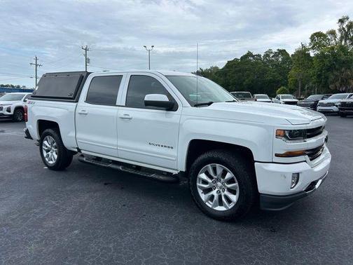 Summit White 2018 Chevrolet Silverado 1500 2LT