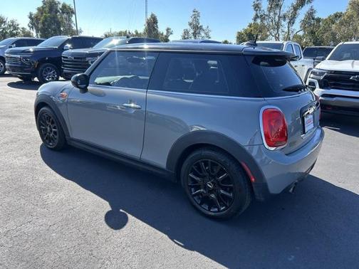 2017 MINI Hardtop Cooper