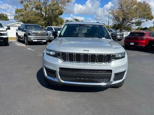 2021 Jeep Grand Cherokee L Laredo