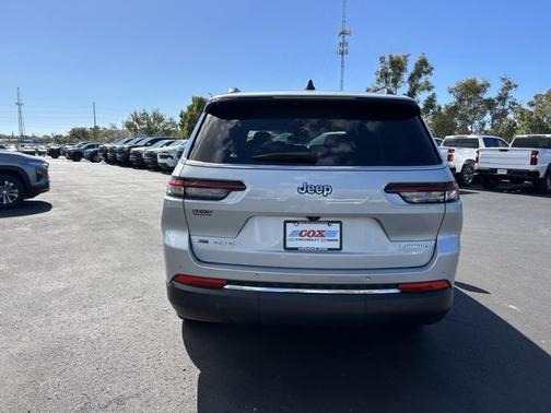 2021 Jeep Grand Cherokee L Laredo