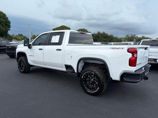 Summit White 2023 Chevrolet Silverado 2500 Custom